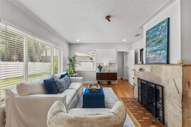 1030 32ND AVENUE N, St Petersburg, FL 33704