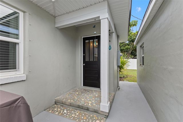 1030 32ND AVENUE N, St Petersburg, FL 33704