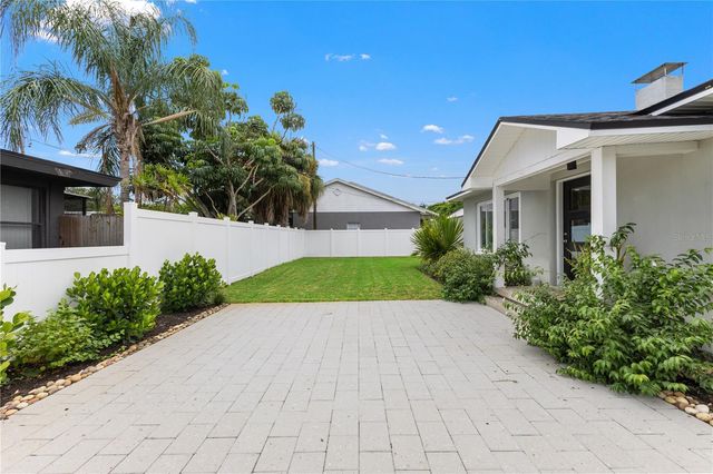 1030 32ND AVENUE N, St Petersburg, FL 33704