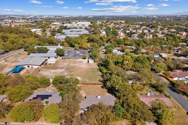 1006 Hollybluff ST, Austin, TX 78753