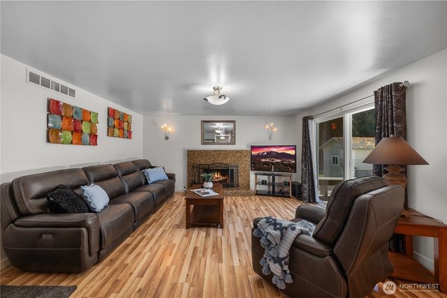 12028 31st Drive SE, Everett, WA 98208