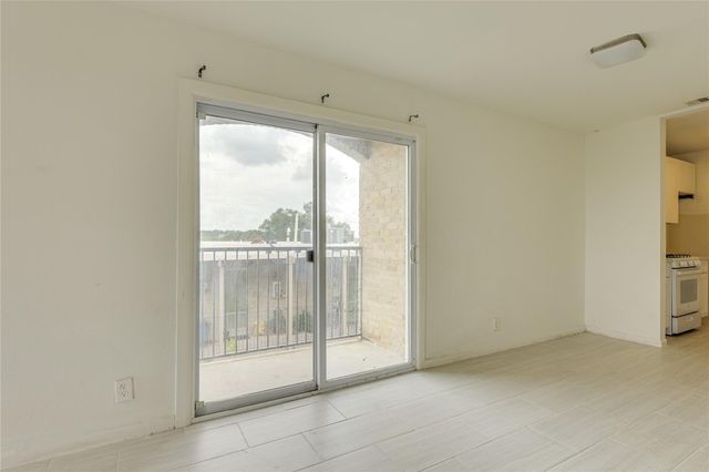 3431 North Hills DR 321, Austin, TX 78731