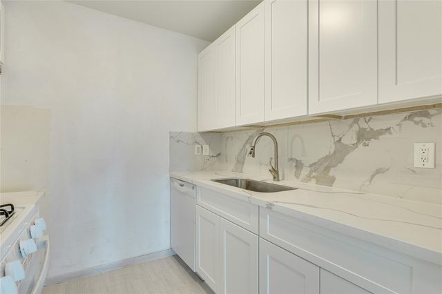 3431 North Hills DR 321, Austin, TX 78731