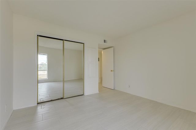 3431 North Hills DR 321, Austin, TX 78731