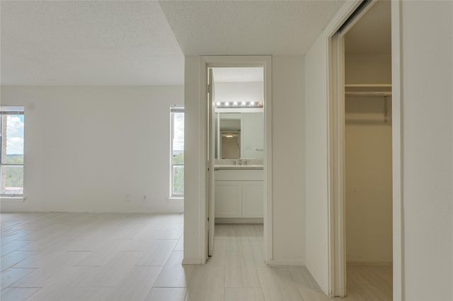 3431 North Hills DR 321, Austin, TX 78731