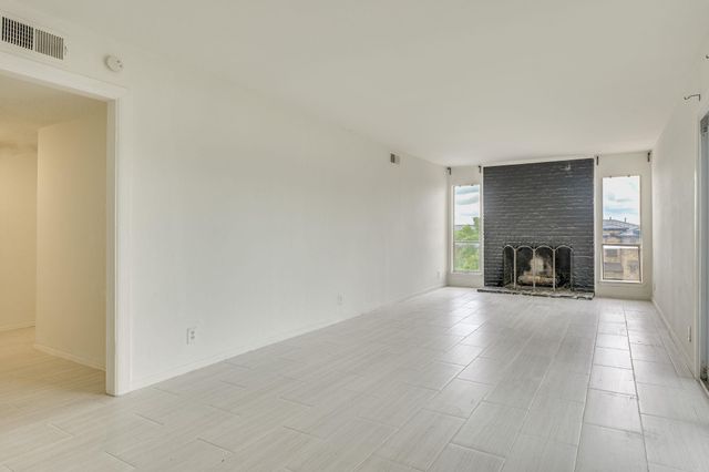 3431 North Hills DR 321, Austin, TX 78731