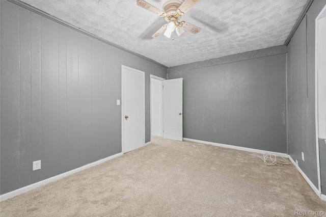 23276 Stewart Avenue, Warren, MI 48089