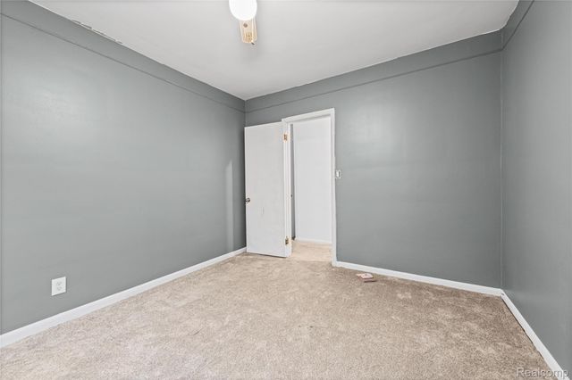 23276 Stewart Avenue, Warren, MI 48089