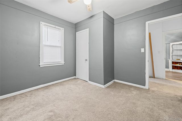 23276 Stewart Avenue, Warren, MI 48089