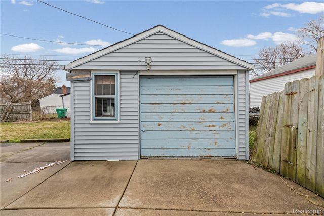 23276 Stewart Avenue, Warren, MI 48089