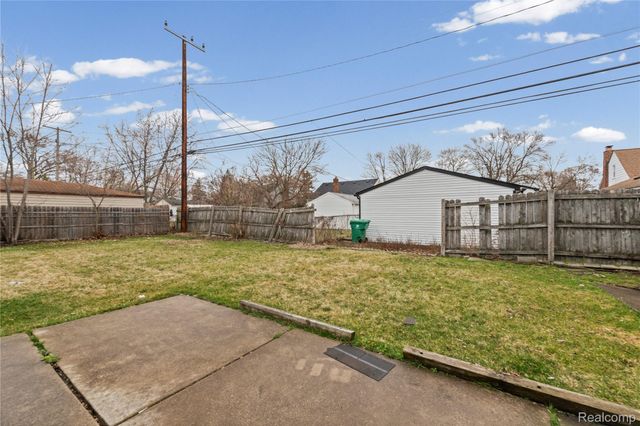 23276 Stewart Avenue, Warren, MI 48089