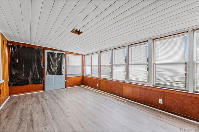 23276 Stewart Avenue, Warren, MI 48089