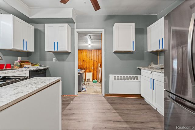 23276 Stewart Avenue, Warren, MI 48089