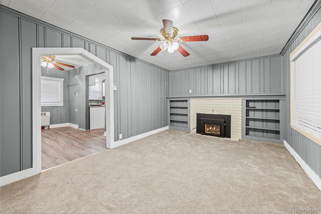 23276 Stewart Avenue, Warren, MI 48089