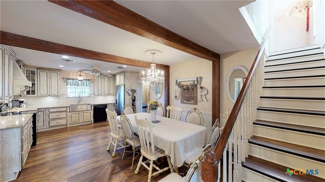 612 Mccormick Drive, Victoria, TX 77904