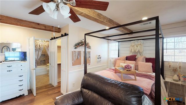 612 Mccormick Drive, Victoria, TX 77904