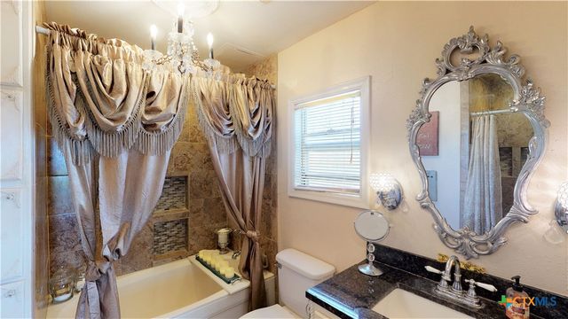 612 Mccormick Drive, Victoria, TX 77904