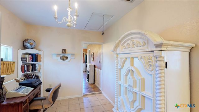 612 Mccormick Drive, Victoria, TX 77904