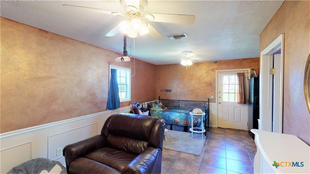 612 Mccormick Drive, Victoria, TX 77904