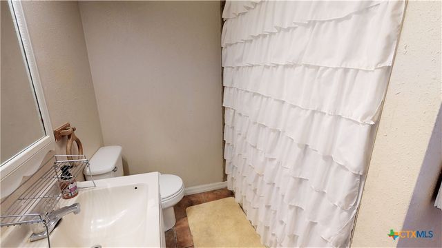 612 Mccormick Drive, Victoria, TX 77904