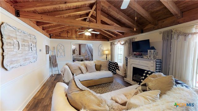 612 Mccormick Drive, Victoria, TX 77904