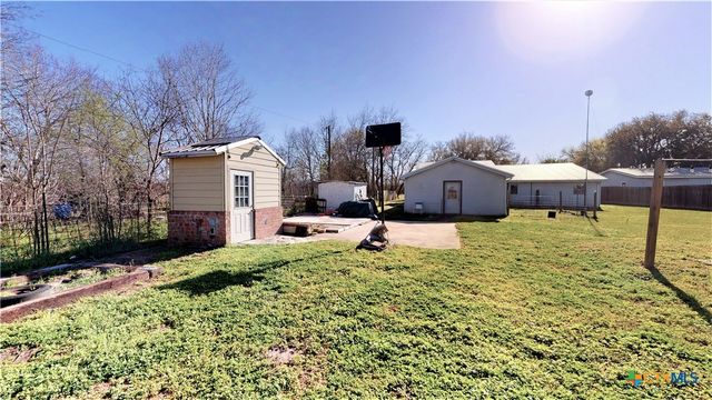 612 Mccormick Drive, Victoria, TX 77904