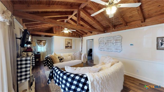 612 Mccormick Drive, Victoria, TX 77904