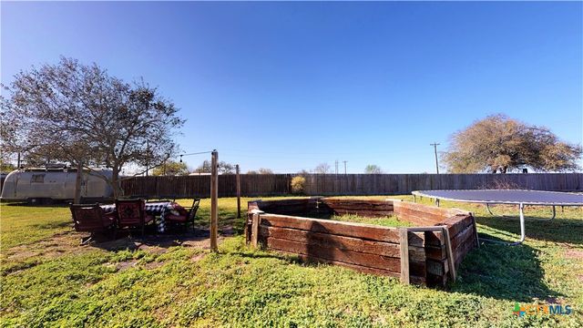 612 Mccormick Drive, Victoria, TX 77904