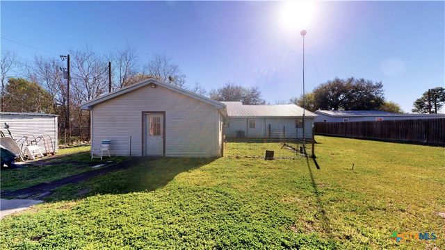 612 Mccormick Drive, Victoria, TX 77904