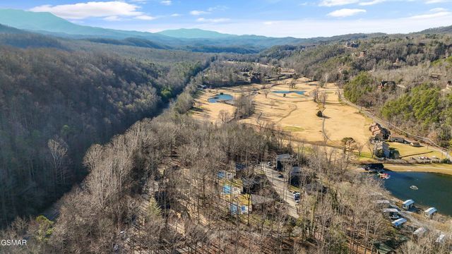 210 Braydens Way, Gatlinburg, TN 37738