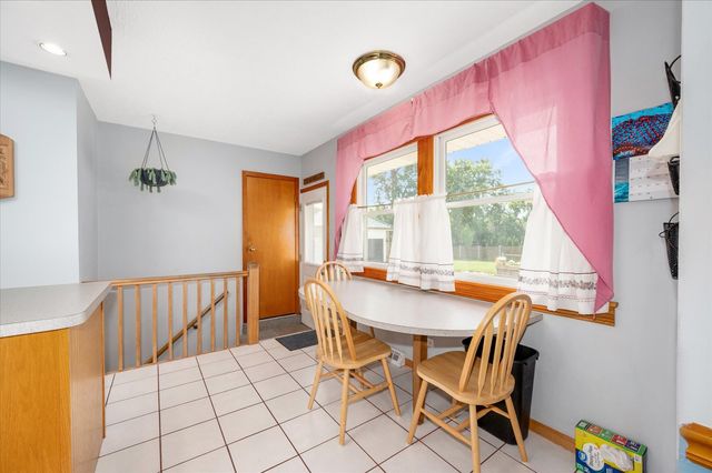551 S Poplar Avenue, Elmhurst, IL 60126