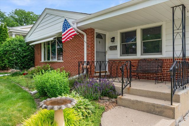 551 S Poplar Avenue, Elmhurst, IL 60126