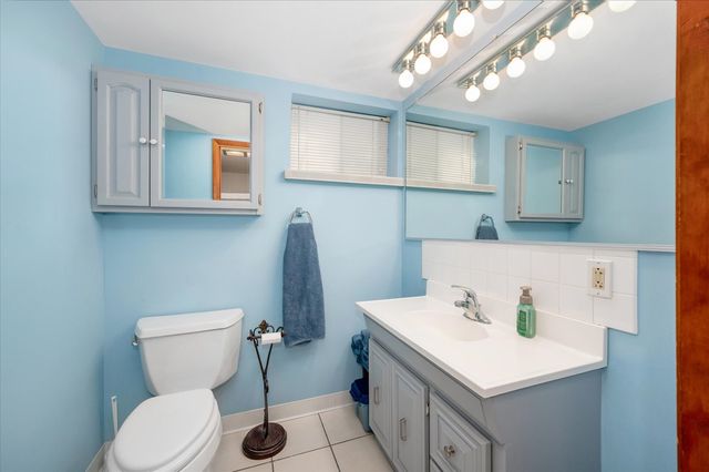 551 S Poplar Avenue, Elmhurst, IL 60126