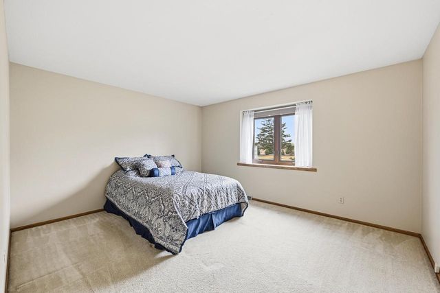 1045 Lansdowne COURT, Brookfield, WI 53045