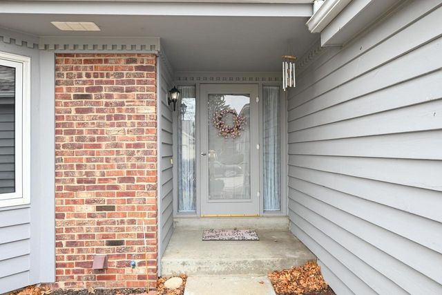 1045 Lansdowne COURT, Brookfield, WI 53045