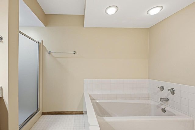 1045 Lansdowne COURT, Brookfield, WI 53045