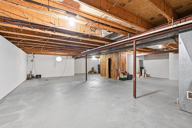 1045 Lansdowne COURT, Brookfield, WI 53045