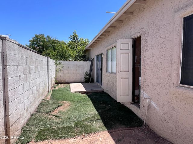 15601 N 27TH Street 18, Phoenix, AZ 85032
