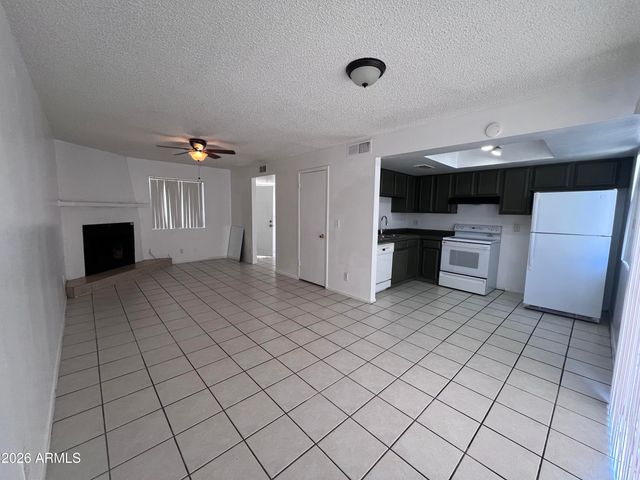 15601 N 27TH Street 18, Phoenix, AZ 85032