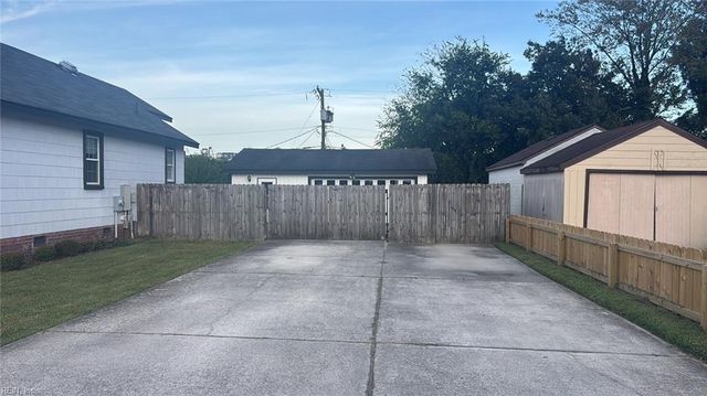 1114 Willow AVE, Chesapeake, VA 23325