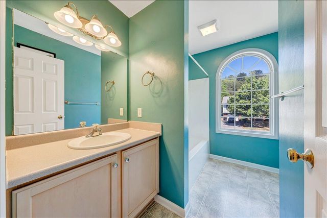 4310 Quail DR, Roanoke, VA 24017
