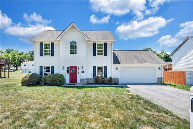 4310 Quail DR, Roanoke, VA 24017