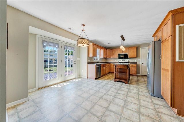 4310 Quail DR, Roanoke, VA 24017