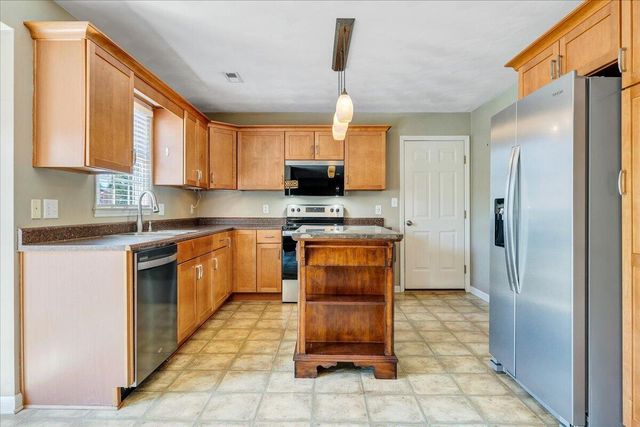 4310 Quail DR, Roanoke, VA 24017