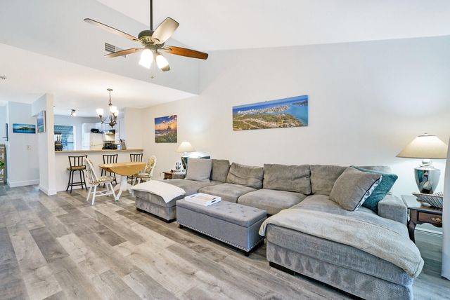 113 Pinewood Court, Jupiter, FL 33458