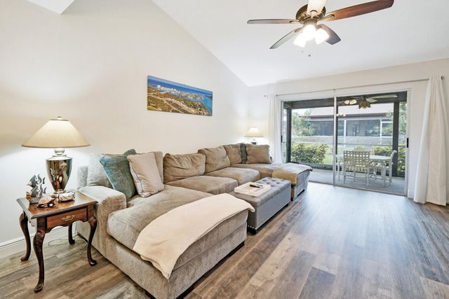 113 Pinewood Court, Jupiter, FL 33458