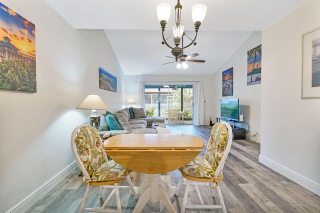 113 Pinewood Court, Jupiter, FL 33458
