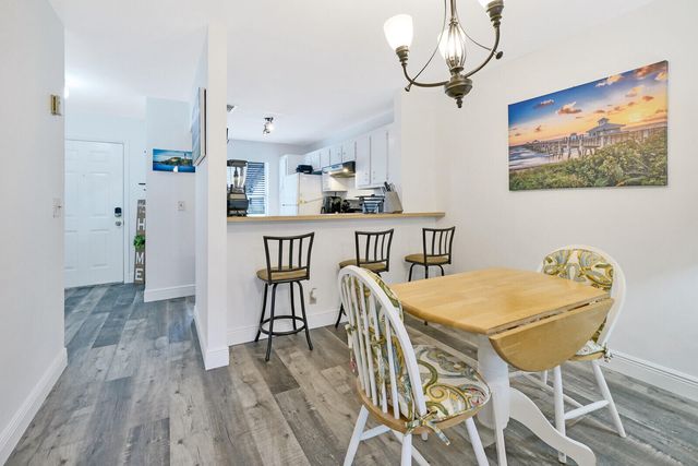 113 Pinewood Court, Jupiter, FL 33458