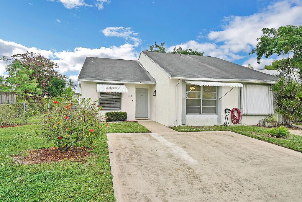 113 Pinewood Court, Jupiter, FL 33458