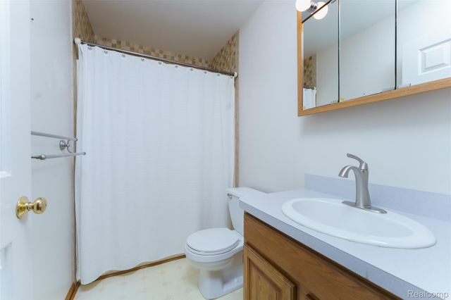 3410 Hogback Road, Handy Township, MI 48836